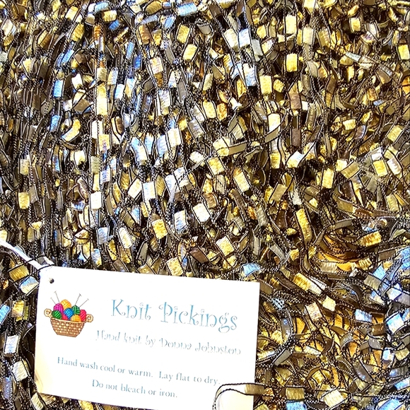 TRULY STUNNING HAND KNIT SHAWL!!! 🤎🖤🤎🖤 - Picture 3 of 12